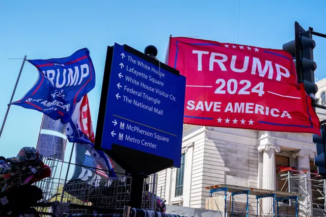 Trump signs for 2024 presidential bid