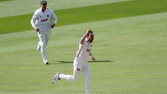 Jamie Porter of Essex celebrates a wicket