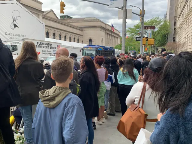 Crowd outside Met