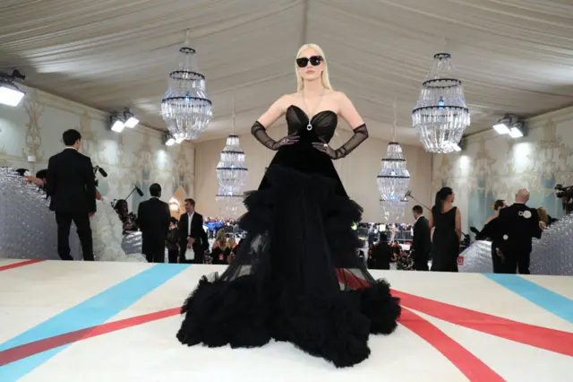 Jessica Chastain attends The 2023 Met Gala Celebrating "Karl Lagerfeld: A Line Of Beauty" at The Metropolitan Museum of Art on May 01, 2023 in New York City