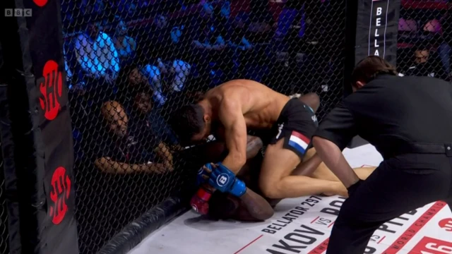 Gegard Mousasi knees Fabian Edwards