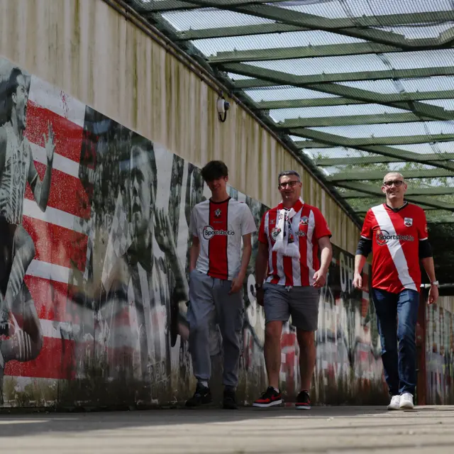 Saints fans make their way to St Marys.