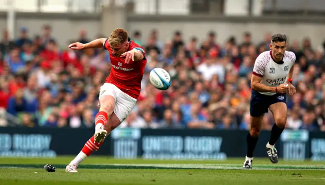 Ben Healy kicks a penalty