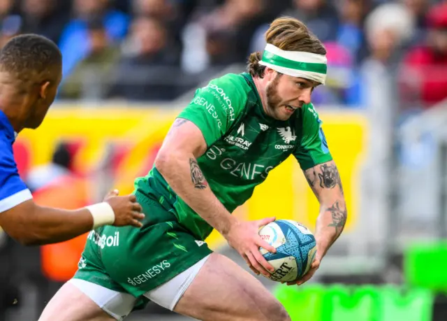 Connacht's Mack Hansen scores Connacht's opening try