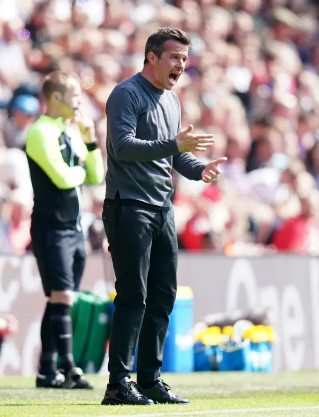 Marco Silva screams in frustration.