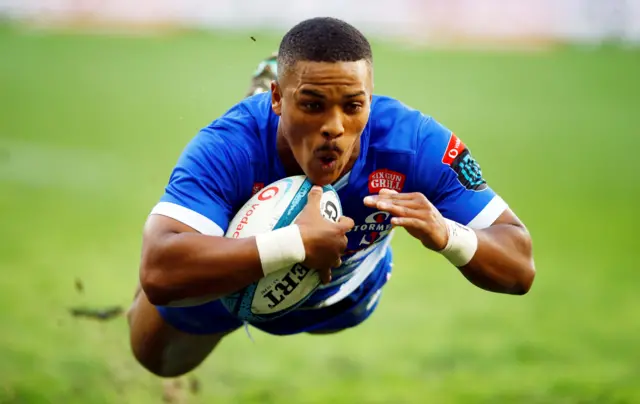 Angelo Davies scores Stormers' opening try