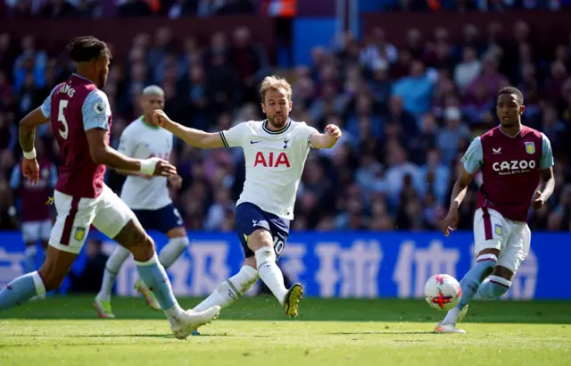 Tottenham Hotspur's Harry Kane shoots at goal