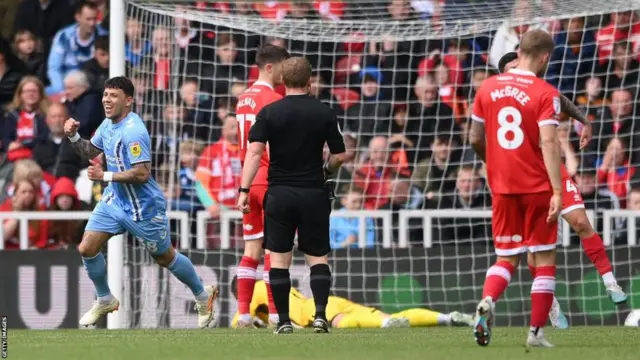 Gustavo Hamer celebrates his goal against Middlesbrough