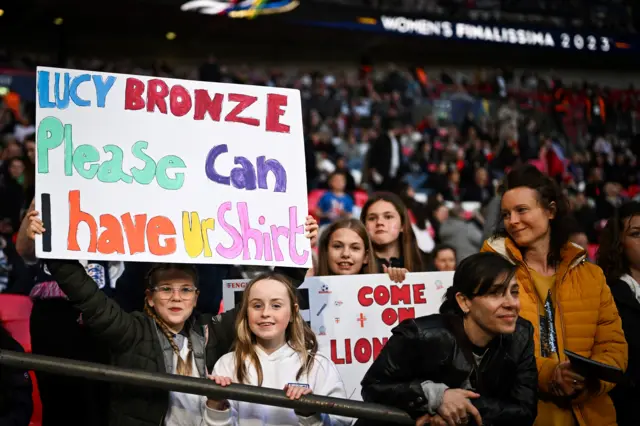 Fans at the Women's Finalissima