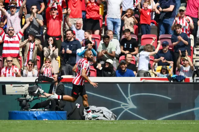 Bryan Mbeumo of Brentford celebrates after scoring the team's first goal