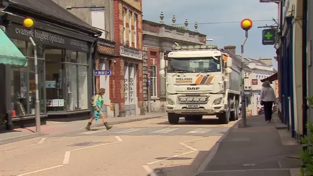 HGVs are often driven through the centre of Llandeilo