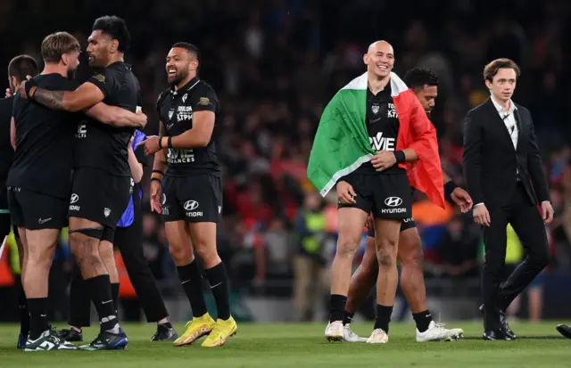 Toulon celebrate