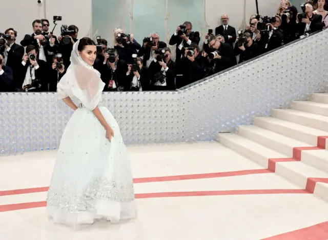 Penélope Cruz attends The 2023 Met Gala Celebrating "Karl Lagerfeld: A Line Of Beauty" at The Metropolitan Museum of Art on May 01, 2023 in New York City