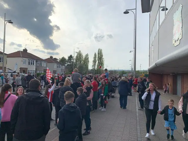 Fans outside