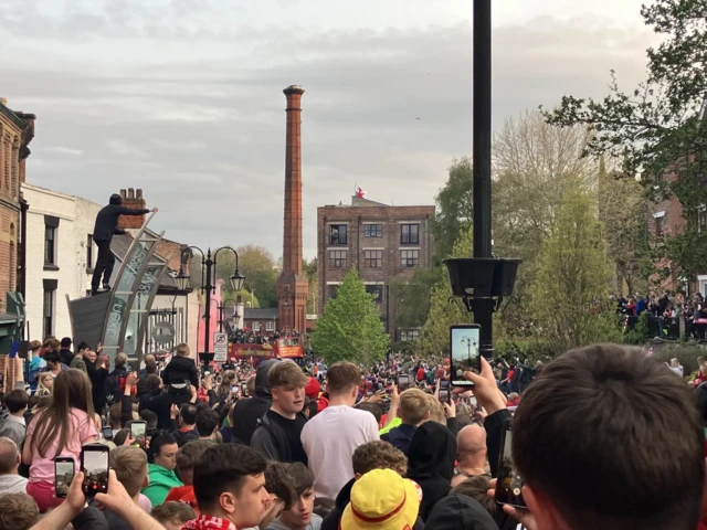 Crowds at Wynnstay Arms