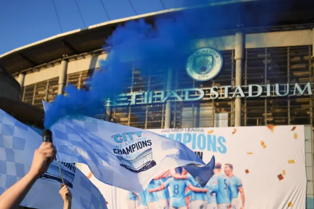 Manchester City fans celebrate title win