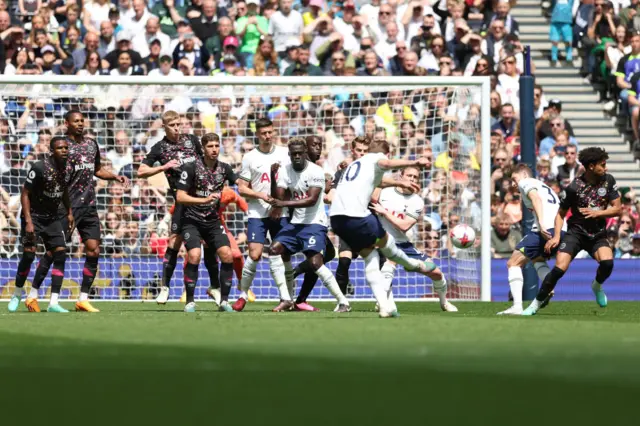 Harry Kane scores for Tottenham