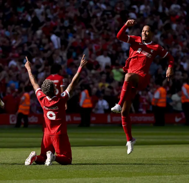 Roberto Firmino celebrates