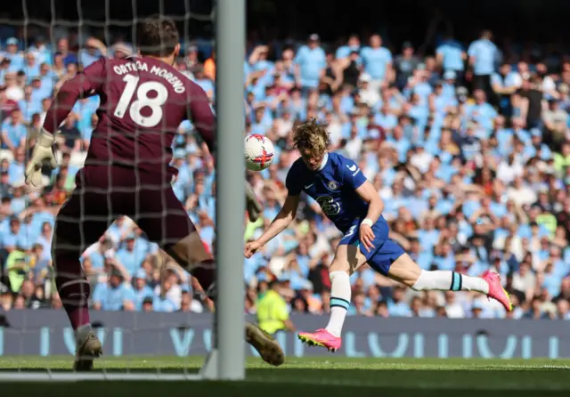 Conor Gallagher heads at goal