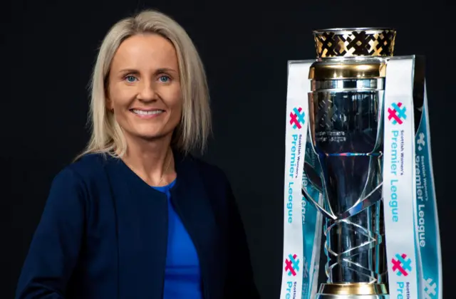 Fiona McIntyre and the SWPL1 trophy.