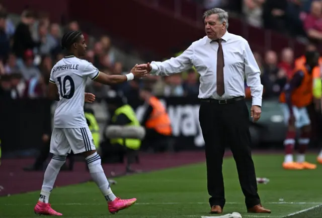 Sam Allardyce shakes hands with Crysencio Summerville as he prepares to come on