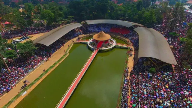 Pilgrims arriving at Namugongo Shrine