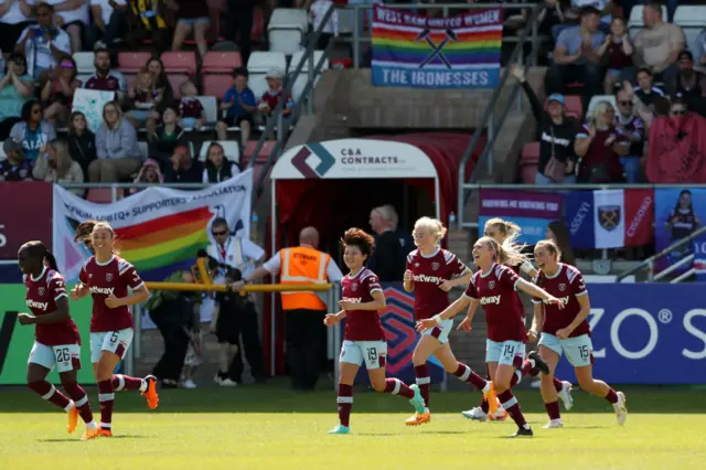 West Ham celebrate