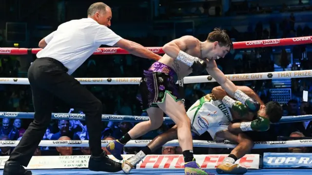 Michael Conlan defeats Karim Guerfi