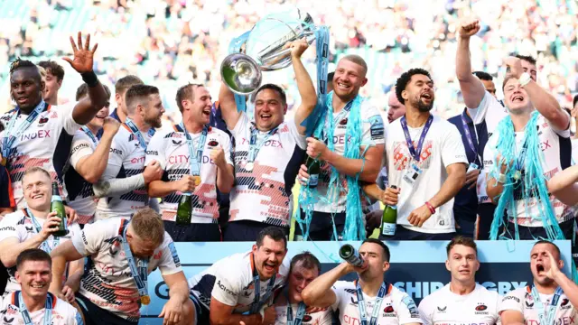 Saracens celebrate with the Premiership title