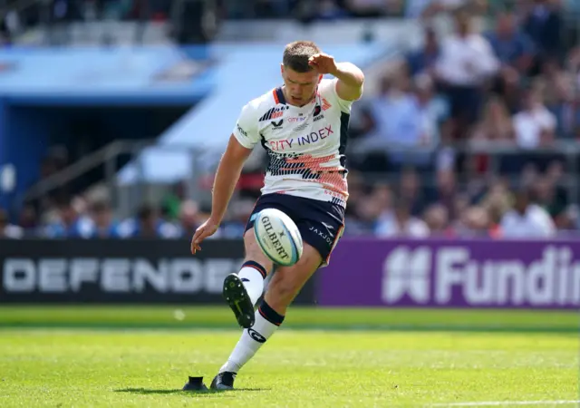 Owen Farrell kicks a penalty