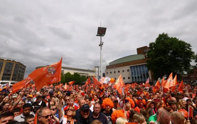 Crowds in St George's Square Luton