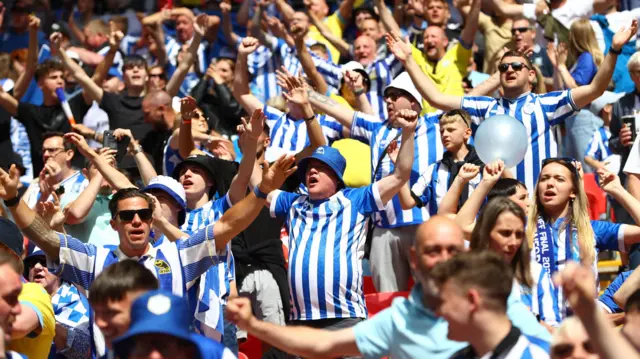 Sheffield Wednesday fans singing