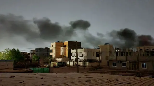 Smoke billows in southern Khartoum on May 29, 2023, amid ongoing fighting between two rival generals in Sudan.