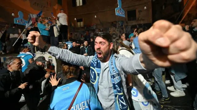 Napoli fans celebrate