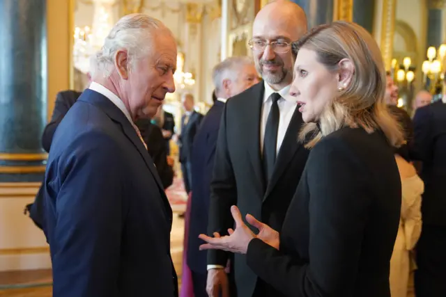 The King with the First Lady and the Prime Minister of Ukraine