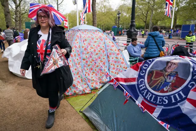 Woman in umbrella hat