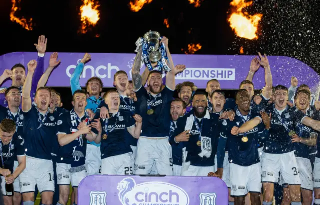 Dundee lift trophy
