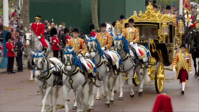 Procession heads down the Mall