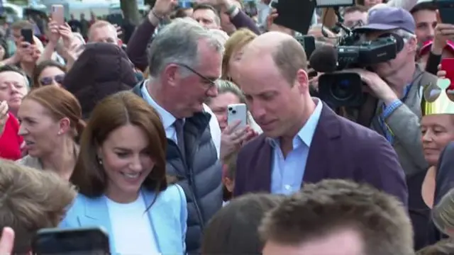 Kate and William in Windsor greeting the crowds