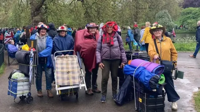 The ladies on the Mall about to head home on Saturday