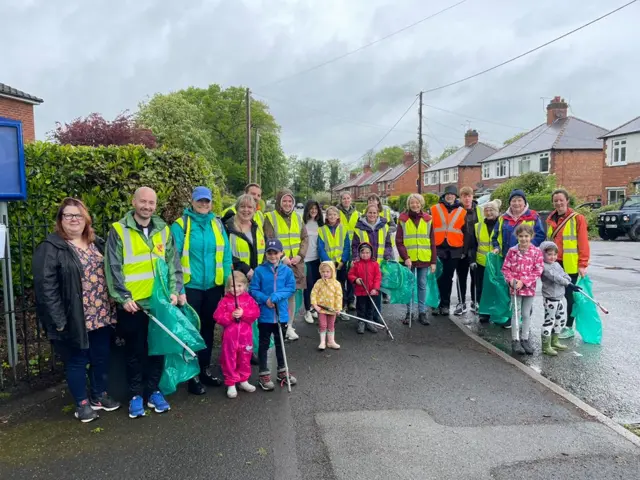 Willaston litter pick