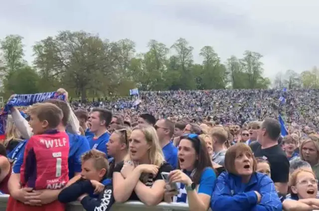 Crowds in Christchurch Park