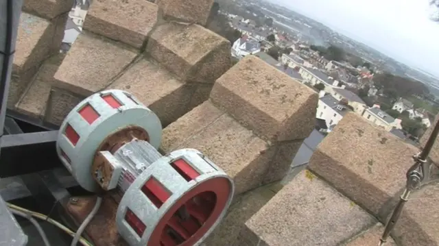 Air raid siren on Victoria Tower