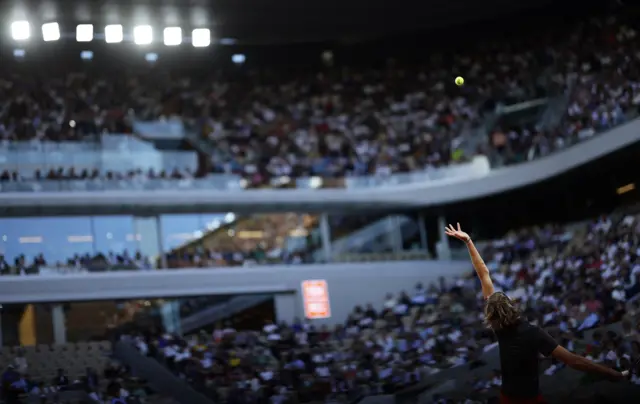 Alexander Zverev serves on Court Philippe Chatrier