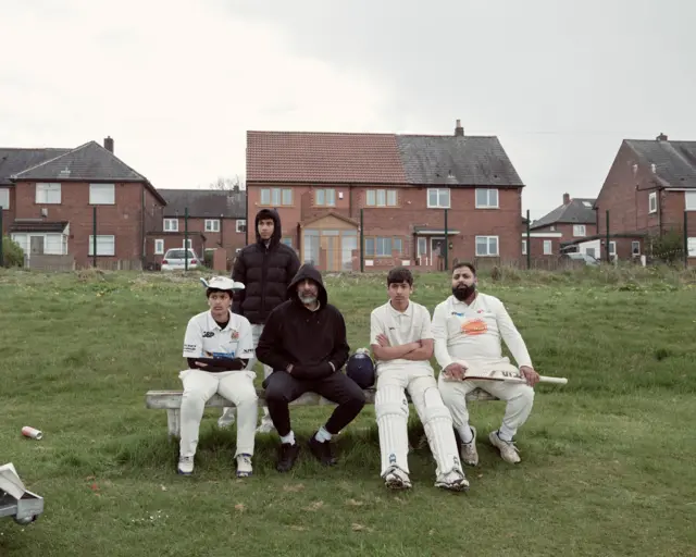 Tom Shaw photograph of family playing cricket