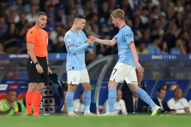 Phil Foden replaces Kevin de Bruyne