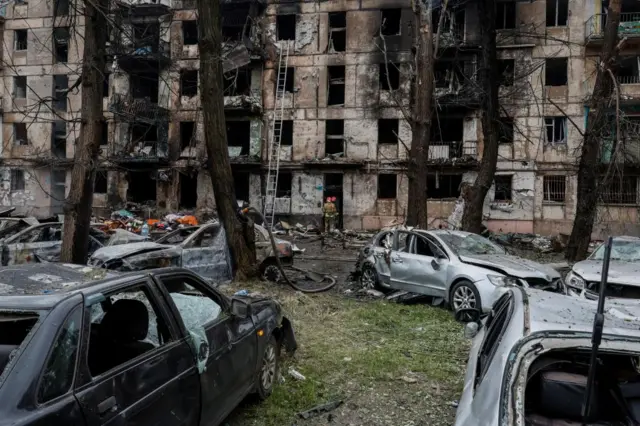 The scene outside an apartment block in Kryvyi Rih on Tuesday morning