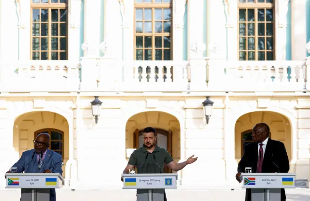 Zelensky with South African President Ramaphosa and President of the Union of Comoros Azali Assoumani