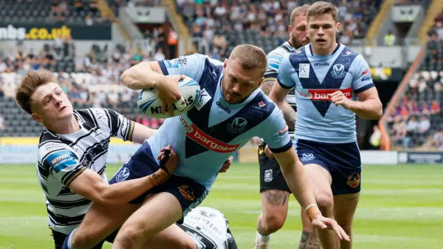 Joe Batchelor scores for Hull FC