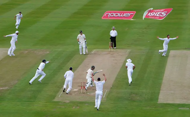 Graeme Swann celebrating after bowling Ricky Ponting